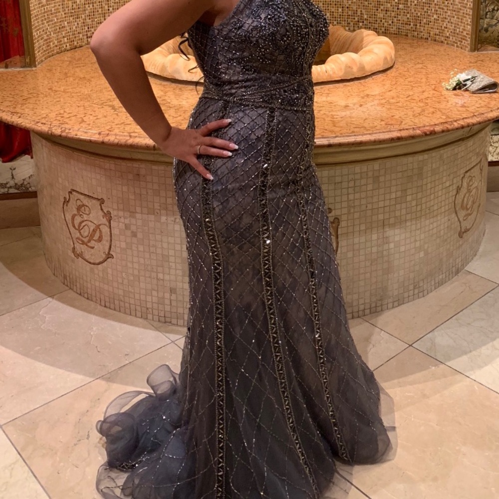 Stella couture beaded dress size 14 gray color - Picture 7 of 7